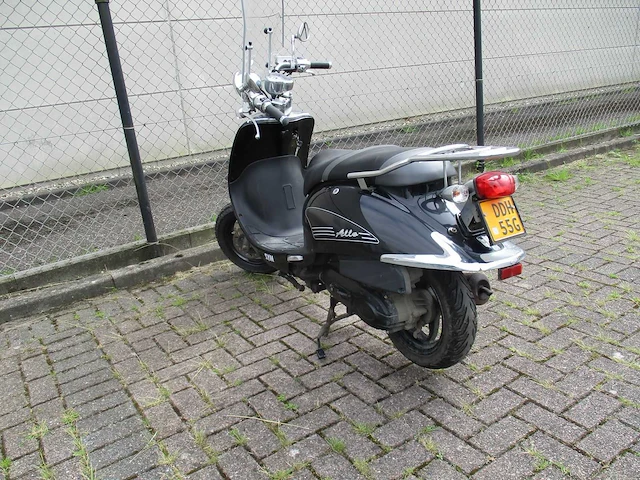 Sym - bromscooter - allo - scooter - afbeelding 2 van  11