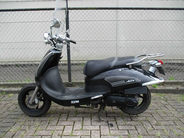 Sym - bromscooter - allo - scooter - afbeelding 1 van  11