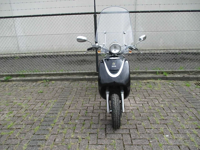 Sym - bromscooter - allo - scooter - afbeelding 5 van  11