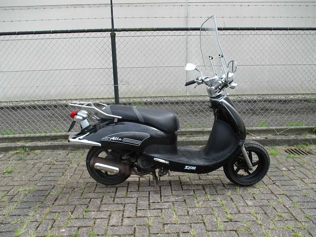 Sym - bromscooter - allo - scooter - afbeelding 8 van  11