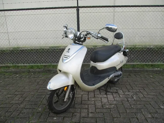 Sym - bromscooter - cello - scooter - afbeelding 2 van  9