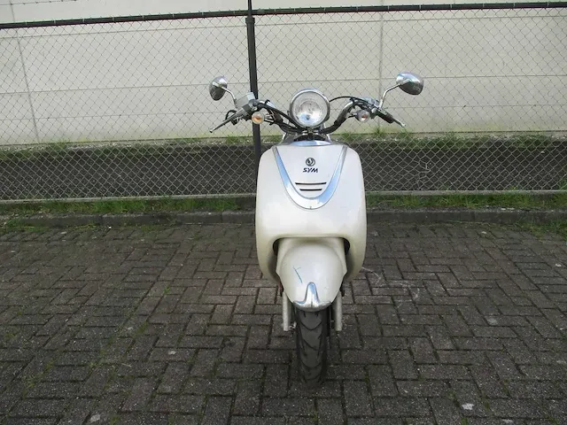 Sym - bromscooter - cello - scooter - afbeelding 3 van  9