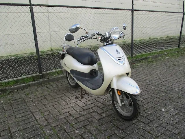 Sym - bromscooter - cello - scooter - afbeelding 4 van  9