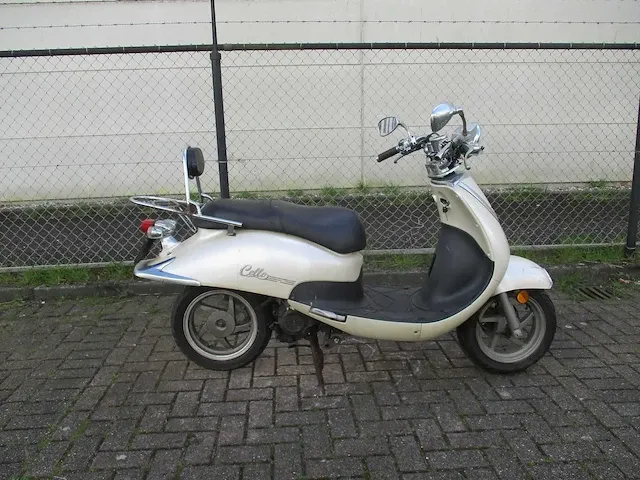 Sym - bromscooter - cello - scooter - afbeelding 5 van  9
