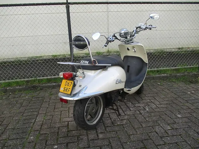 Sym - bromscooter - cello - scooter - afbeelding 6 van  9