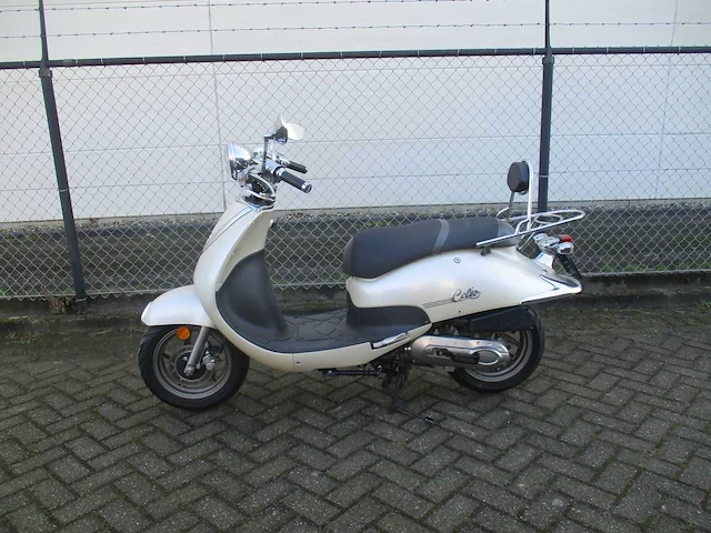 Sym - bromscooter - cello - scooter - afbeelding 1 van  11
