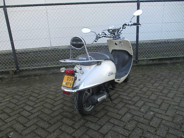 Sym - bromscooter - cello - scooter - afbeelding 9 van  11