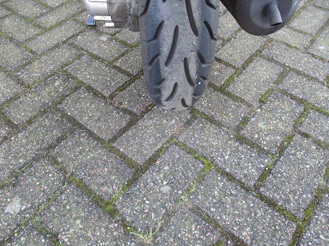 Sym - bromscooter - cello - scooter - afbeelding 11 van  11