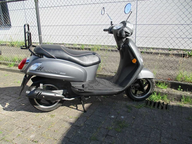 Sym - bromscooter - fiddle 50 s - scooter - afbeelding 8 van  11
