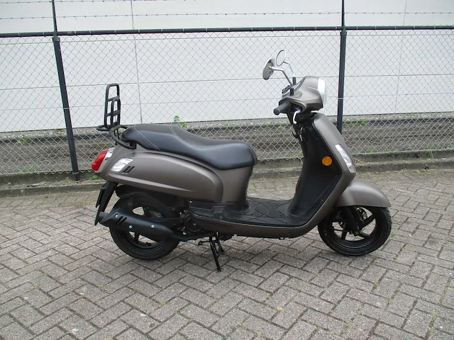 Sym - bromscooter - fiddle ii - scooter - afbeelding 8 van  11