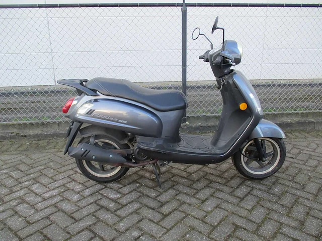 Sym - bromscooter - fiddle ii 50 s e4 - scooter - afbeelding 8 van  11