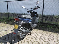 Sym - bromscooter - jet 4 rx injectie - scooter - afbeelding 9 van  11
