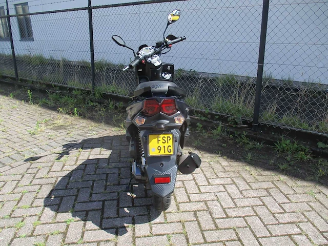 Sym - bromscooter - jet 4 rx injectie - scooter - afbeelding 10 van  11