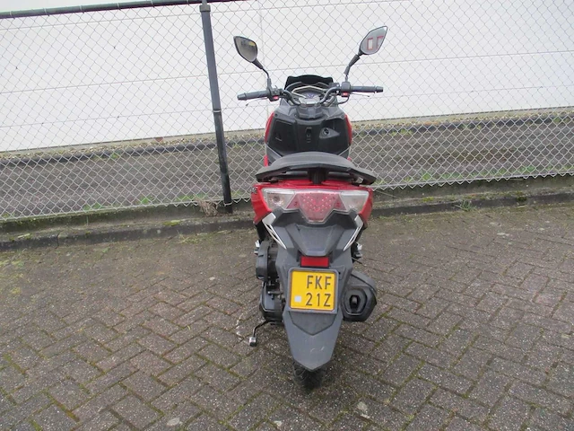 Sym - bromscooter - jet14 injectie - scooter - afbeelding 11 van  12