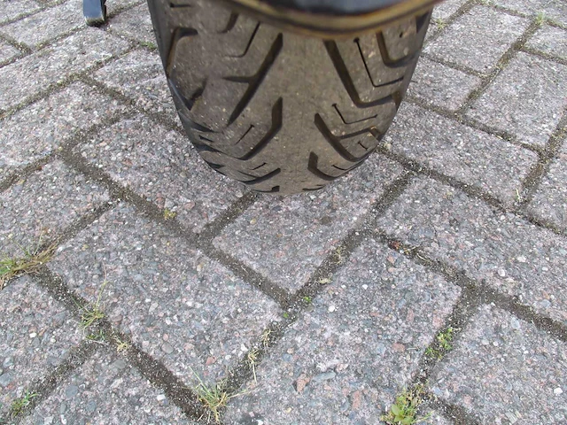 Sym - bromscooter - jet4 50 - scooter - afbeelding 11 van  11