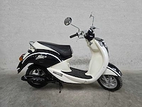 Sym - bromscooter - mio - 4t 45km uitvoering d044tl - afbeelding 2 van  7