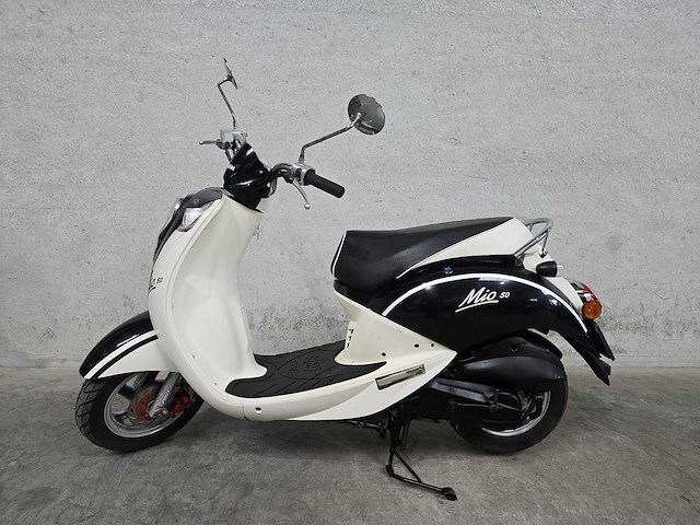 Sym - bromscooter - mio - 4t 45km uitvoering d044tl - afbeelding 1 van  7