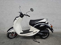 Sym - bromscooter - mio - 4t 45km uitvoering d044tl - afbeelding 1 van  7