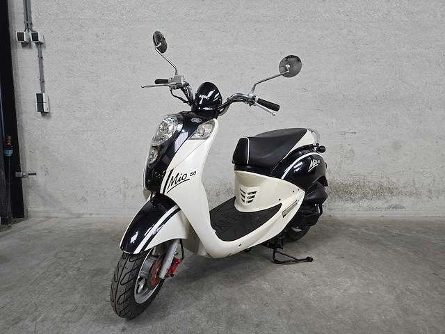 Sym - bromscooter - mio - 4t 45km uitvoering d044tl - afbeelding 3 van  7