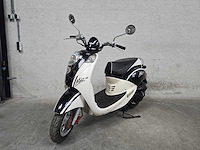 Sym - bromscooter - mio - 4t 45km uitvoering d044tl - afbeelding 3 van  7