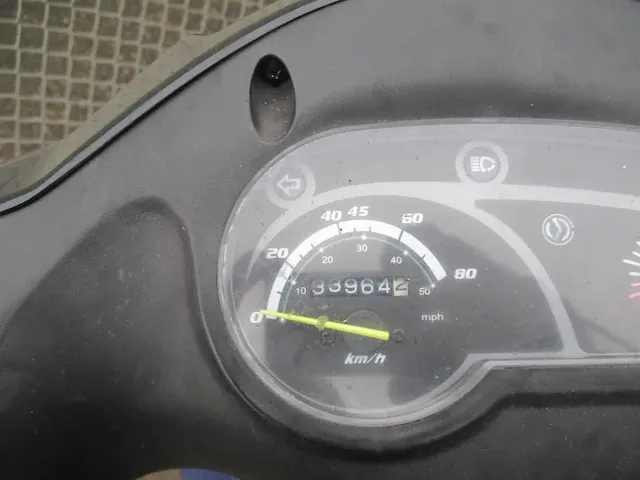 Sym - bromscooter - orbit 50 - scooter - afbeelding 9 van  9