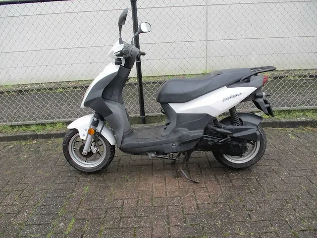Sym - bromscooter - orbit 50 - scooter - afbeelding 1 van  9
