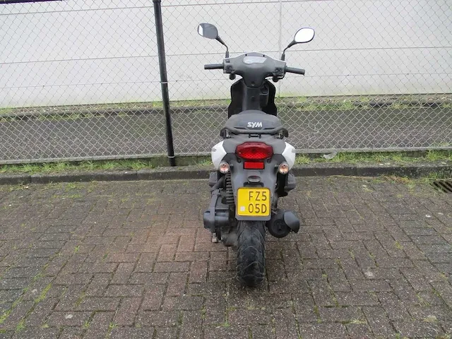 Sym - bromscooter - orbit 50 - scooter - afbeelding 3 van  9
