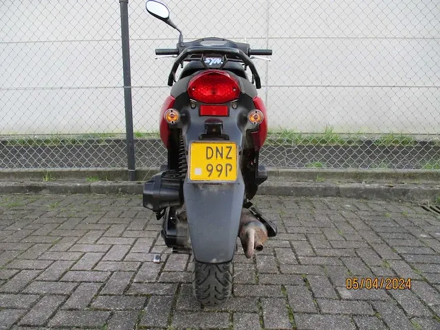 Sym - bromscooter - orbit 50 ii - scooter - afbeelding 8 van  9