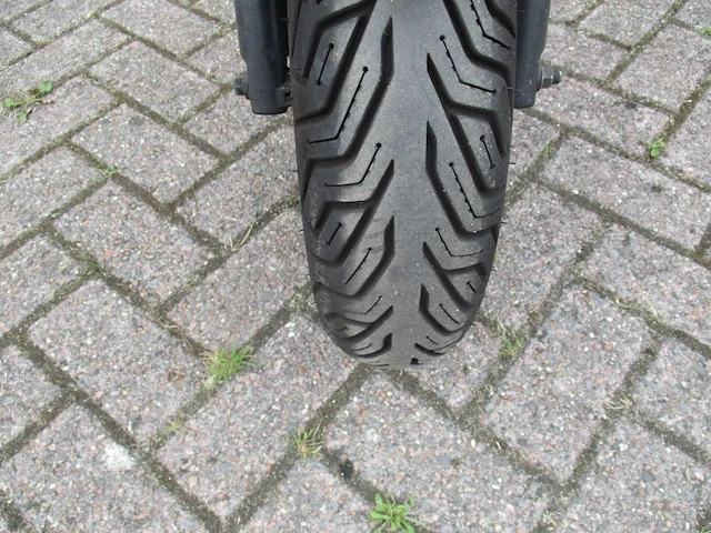 Sym - bromscooter - orbit 50 ii - scooter - afbeelding 6 van  11
