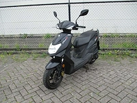 Sym - bromscooter - orbit iii - scooter - afbeelding 6 van  13