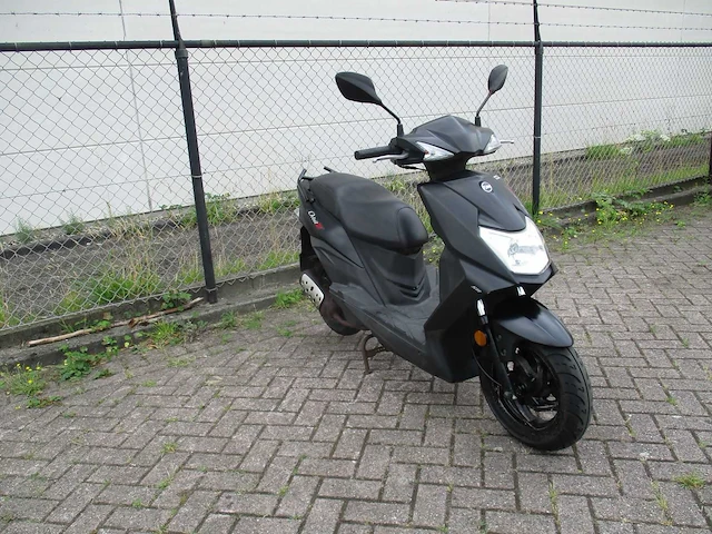 Sym - bromscooter - orbit iii - scooter - afbeelding 9 van  13