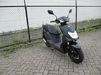 Sym - bromscooter - orbit iii - scooter - afbeelding 9 van  13