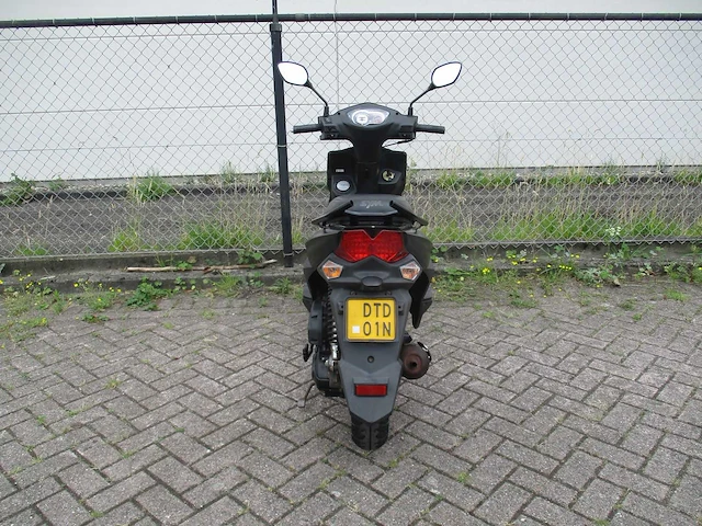 Sym - bromscooter - orbit iii - scooter - afbeelding 12 van  13