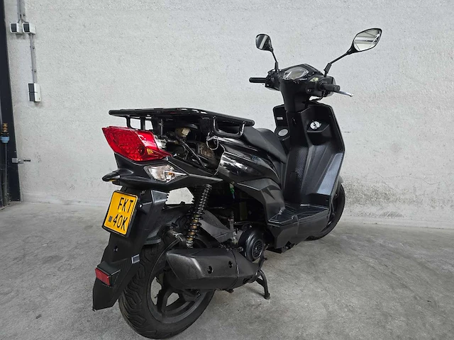 Sym - bromscooter - x-pro - 4t 45km uitvoering fkt40k - afbeelding 5 van  7