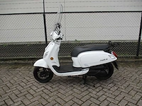 Sym - motorscooter - fidlle iii injectie - motorfiets - afbeelding 1 van  11
