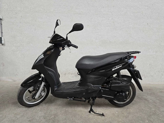 Sym - scooter - orbit 125cc - 4t motorscooter 58mfgt - afbeelding 1 van  7