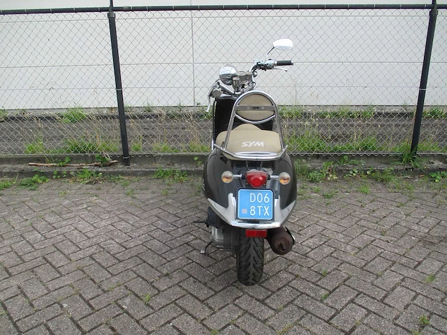 Sym - snorscooter - allo - scooter - afbeelding 10 van  11
