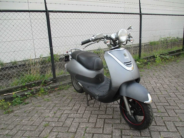 Sym - snorscooter - allo - scooter - afbeelding 7 van  11