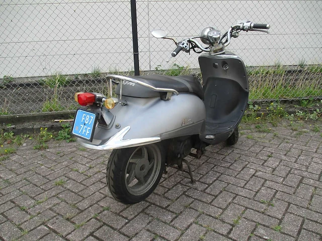Sym - snorscooter - allo - scooter - afbeelding 9 van  11
