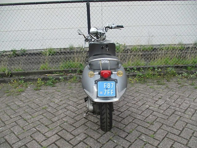 Sym - snorscooter - allo - scooter - afbeelding 10 van  11
