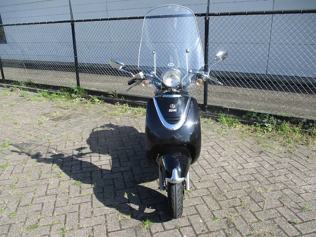 Sym - snorscooter - allo - scooter - afbeelding 5 van  11