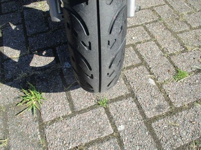 Sym - snorscooter - allo - scooter - afbeelding 6 van  11