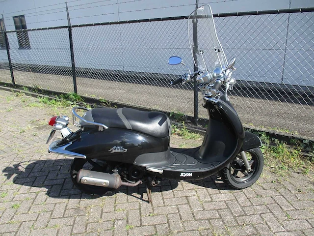Sym - snorscooter - allo - scooter - afbeelding 8 van  11