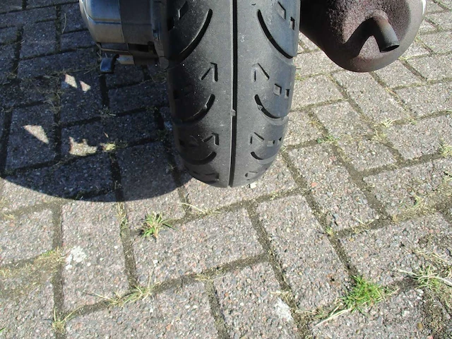Sym - snorscooter - allo - scooter - afbeelding 11 van  11