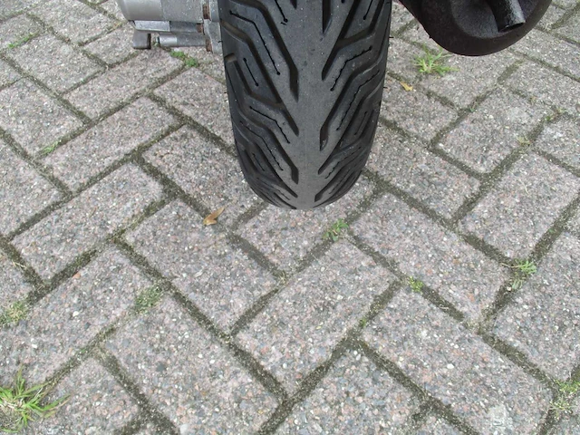 Sym - snorscooter - allo - scooter - afbeelding 11 van  11