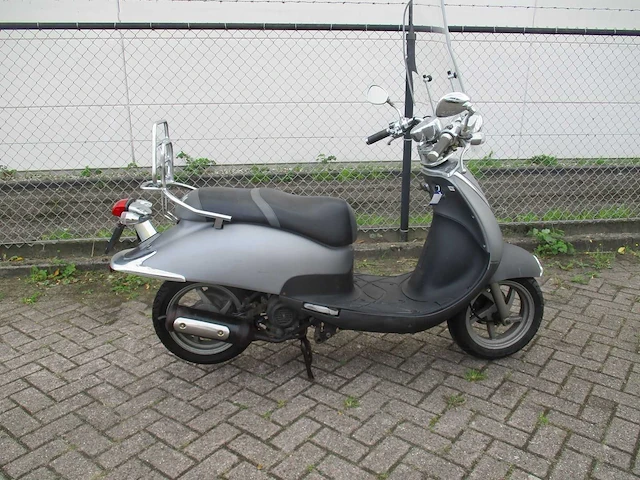 Sym - snorscooter - allo - scooter - afbeelding 8 van  11