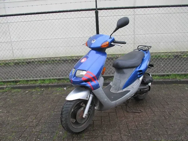 Sym - snorscooter - basix 2 tact - scooter - afbeelding 2 van  9