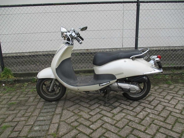 Sym - snorscooter - cello - scooter - afbeelding 1 van  11