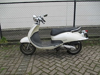 Sym - snorscooter - cello - scooter - afbeelding 1 van  11