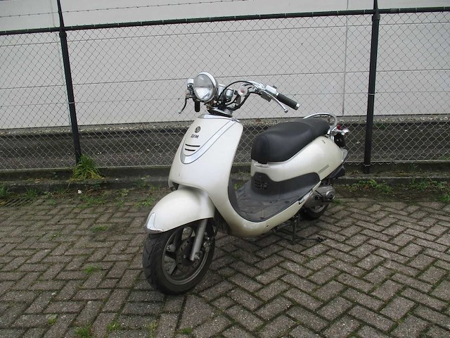 Sym - snorscooter - cello - scooter - afbeelding 4 van  11